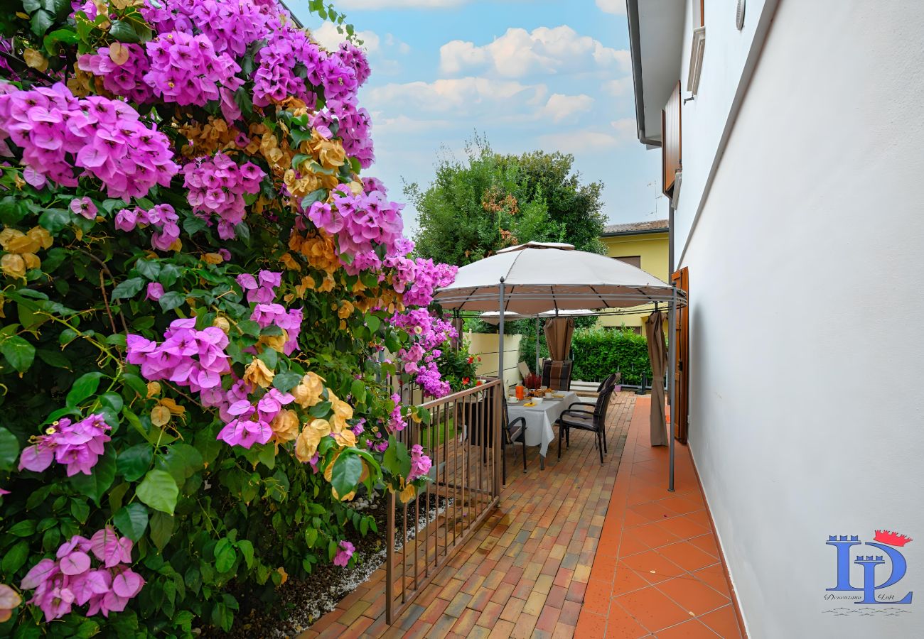 Appartamento a Desenzano del Garda - Desenzanoloft:  Garden and  Pool IN Gardalake CIN IT017067C2C4L7LFGB