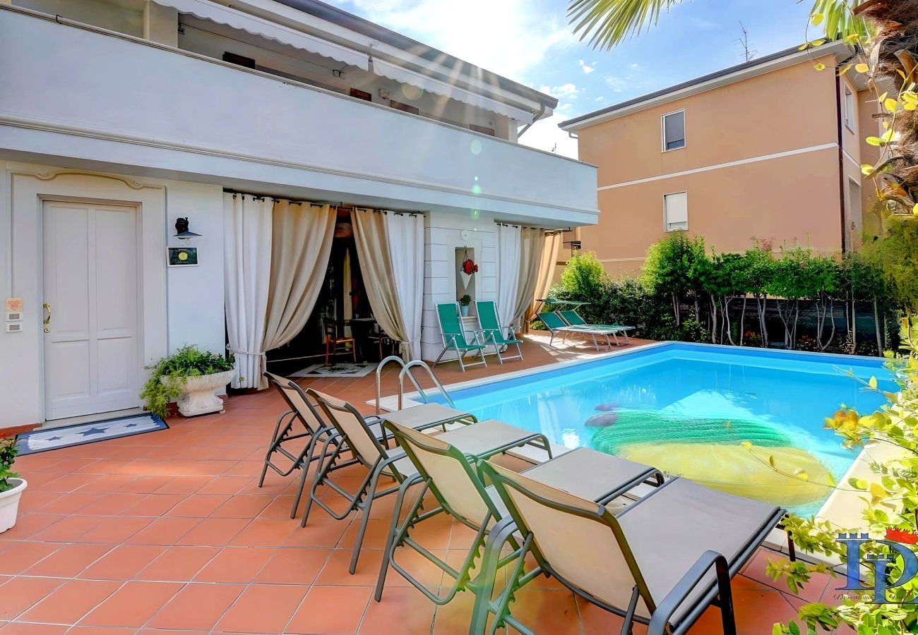 Appartamento a Desenzano del Garda - Desenzanoloft:  Garden and  Pool IN Gardalake CIN IT017067C2C4L7LFGB