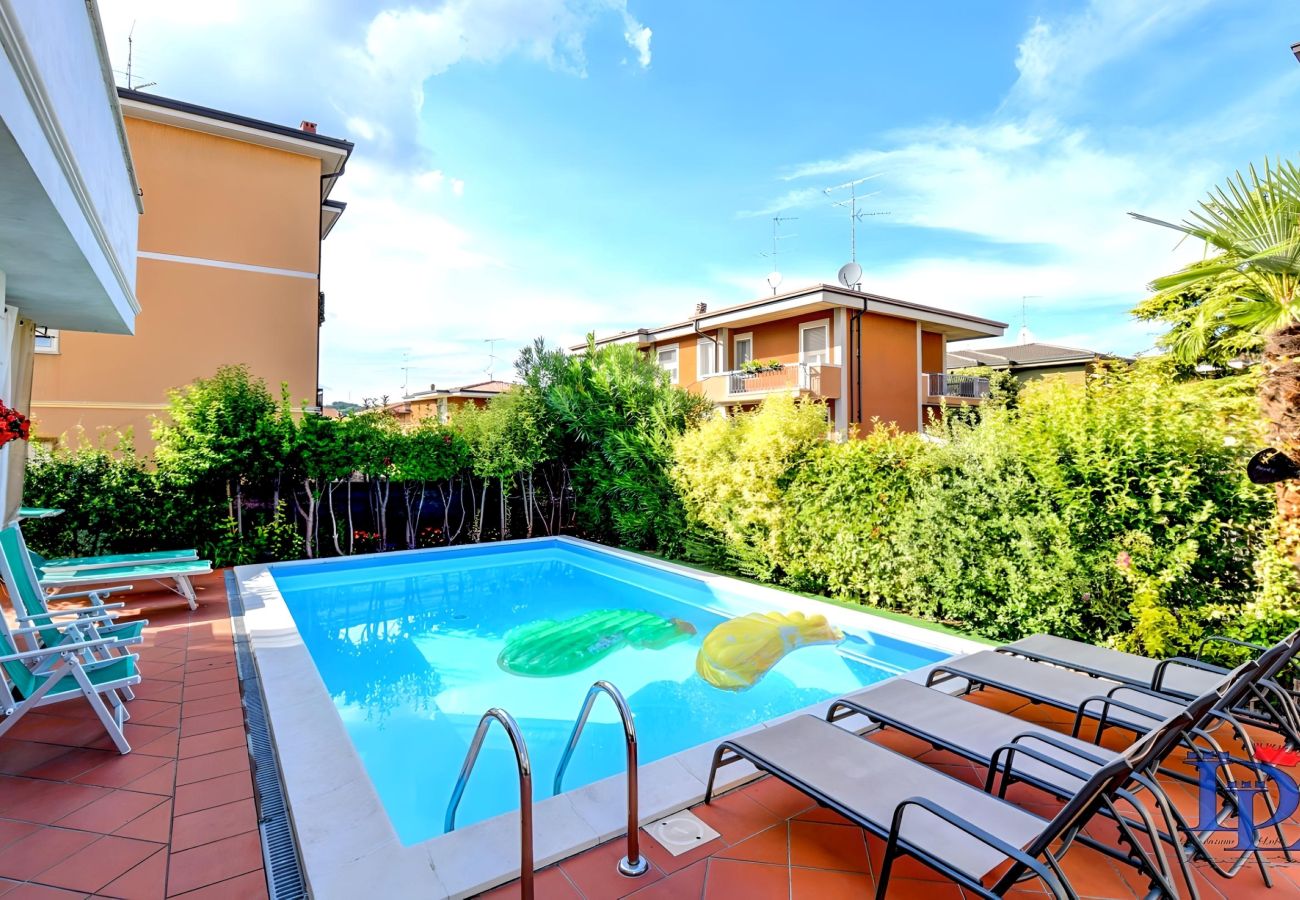 Appartamento a Desenzano del Garda - Desenzanoloft:  Garden and  Pool IN Gardalake CIN IT017067C2C4L7LFGB