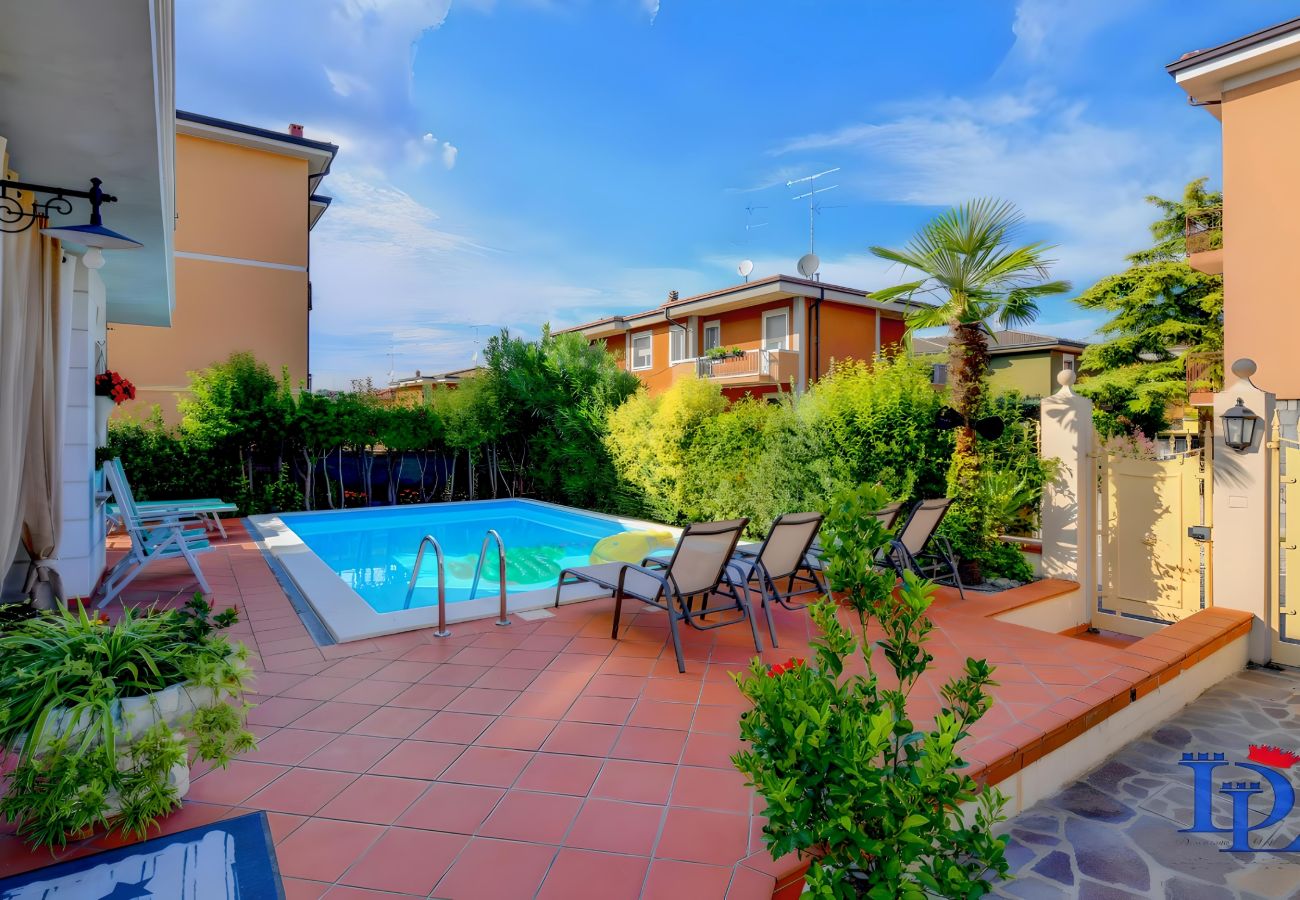 Appartamento a Desenzano del Garda - Desenzanoloft:  Garden and  Pool IN Gardalake CIN IT017067C2C4L7LFGB