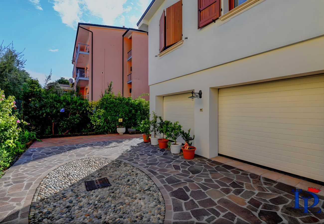 Appartamento a Desenzano del Garda - Desenzanoloft:  Garden and  Pool IN Gardalake CIN IT017067C2C4L7LFGB