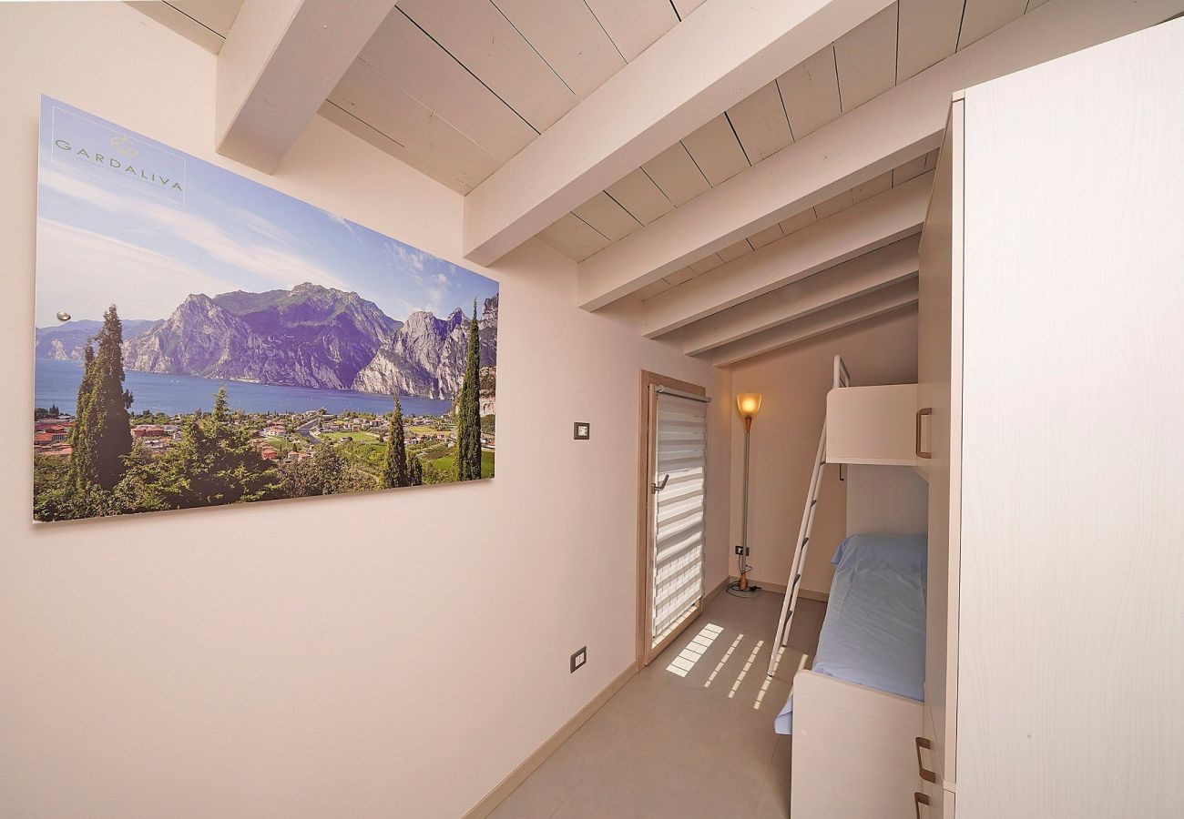 Appartamento a Manerba del Garda - Gardaliva5:spazioso con vista lago in piccolo residence vicino al lago