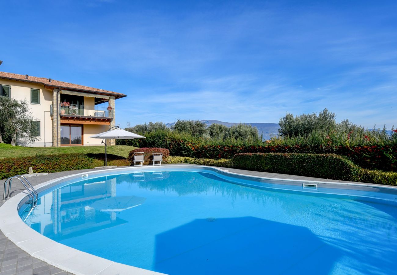 Appartamento a Toscolano-Maderno - Happiness: con piscina e vista lago