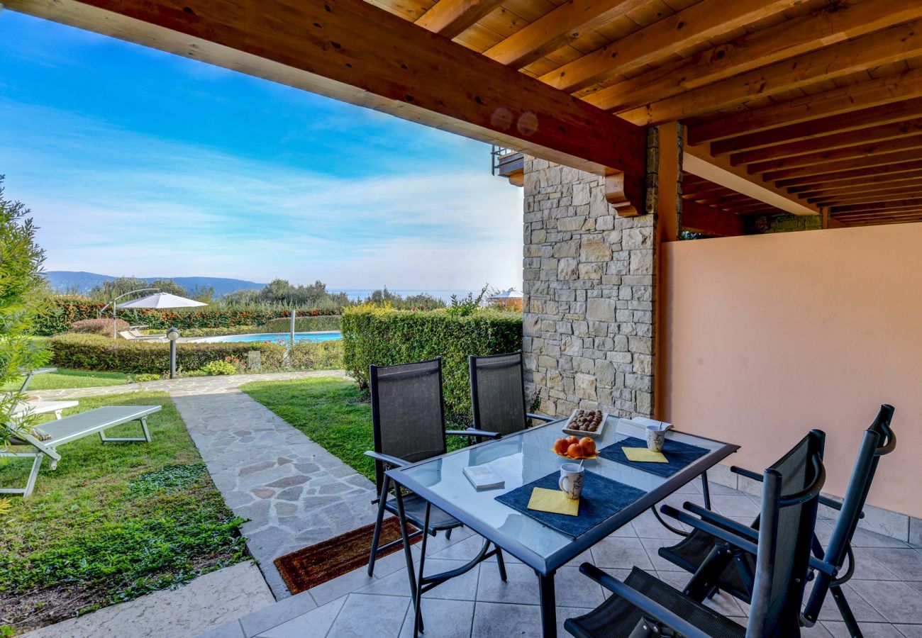 Appartamento a Toscolano-Maderno - Happiness: con piscina e vista lago