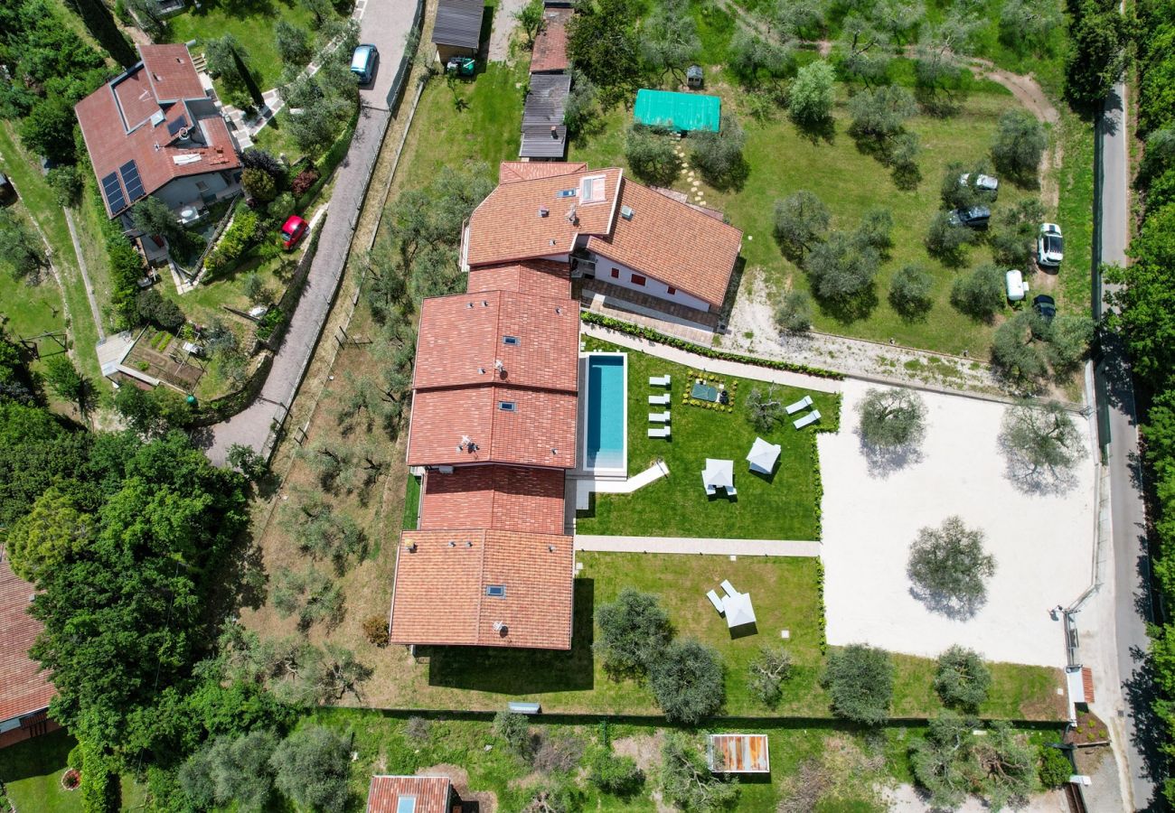 Villa a Toscolano-Maderno - Le Casette - Leccino con vista lago, piscina e jacuzzi