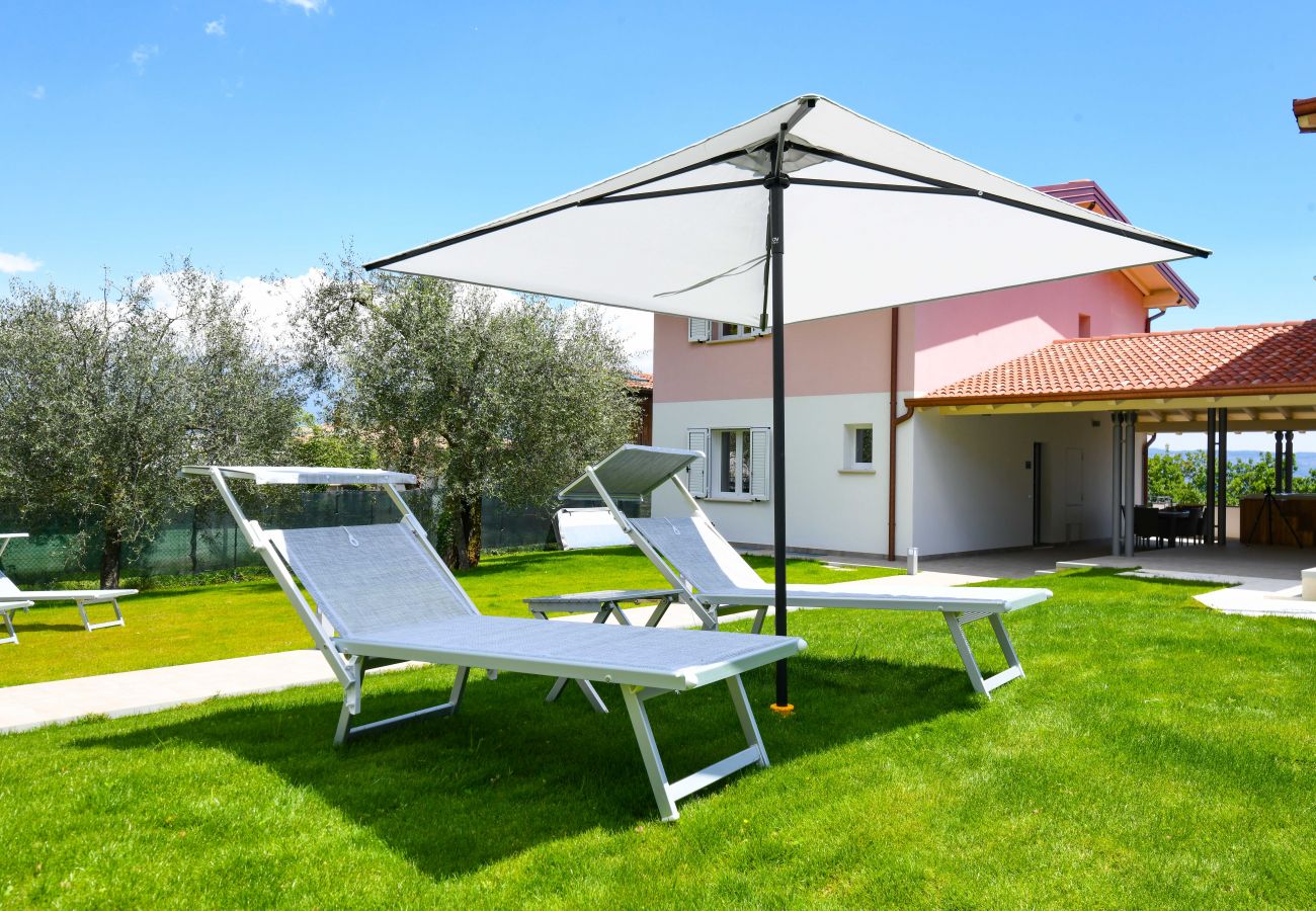 Villa a Toscolano-Maderno - Le Casette - Leccino con vista lago, piscina e jacuzzi