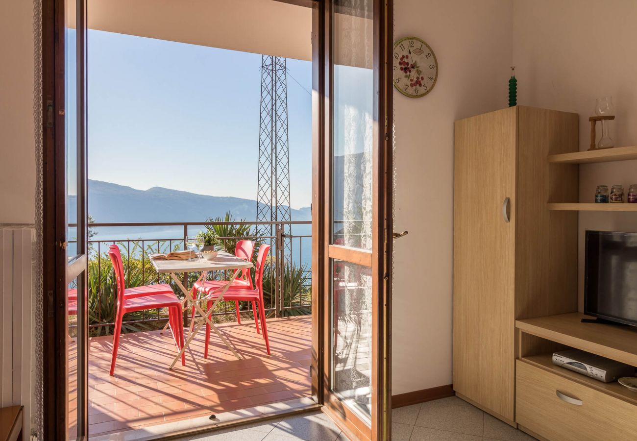 Appartamento a Tignale - Appartamento Panorama con balcone vista lago