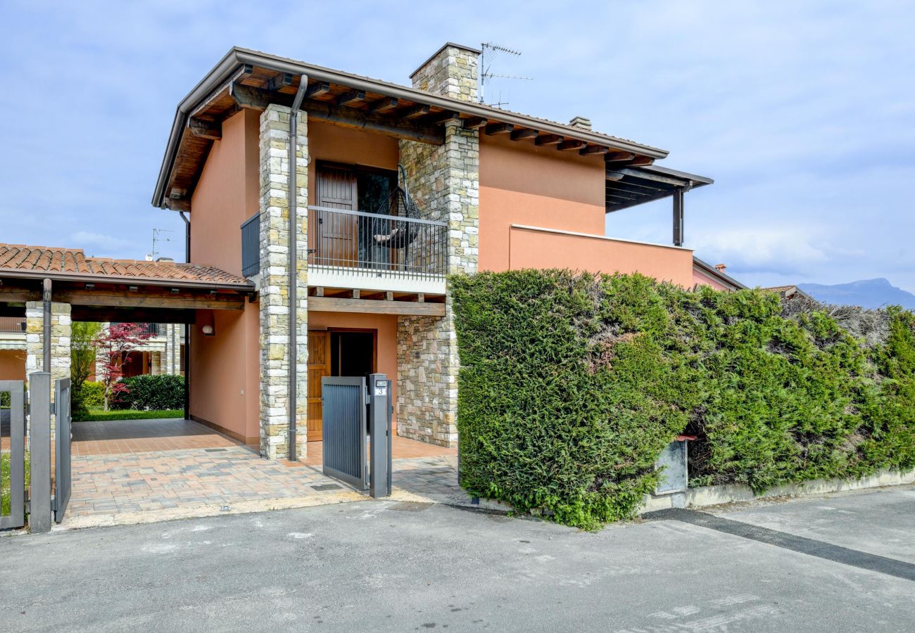 Villetta a Manerba del Garda - Home & Garden con piscina e vicina al lago