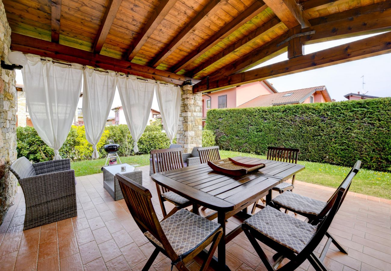 Villetta a Manerba del Garda - Home & Garden con piscina e vicina al lago