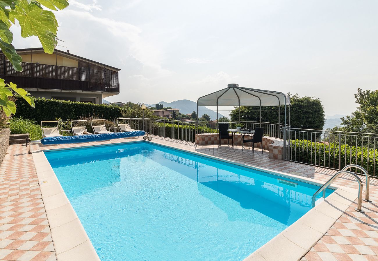 Villa a Villanuova sul Clisi - Villa Montagne e Lago con vista spettacolare e piscina privata