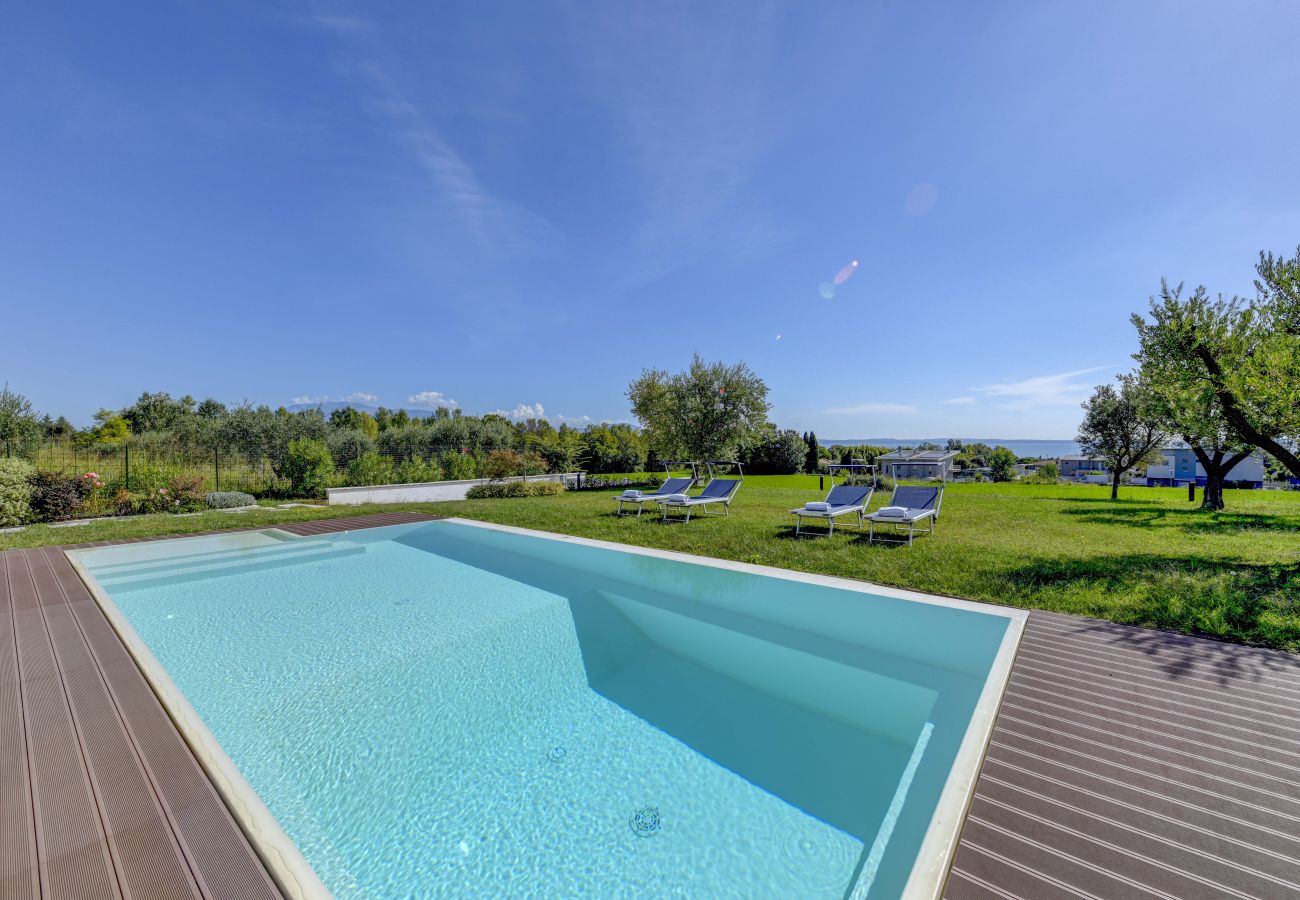 Villa a Moniga del Garda - Villa Easy Chic a Moniga del Garda con piscina privata