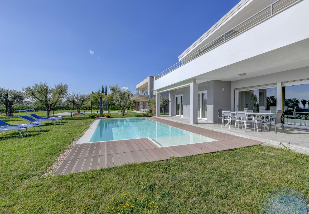 Villa a Moniga del Garda - Villa Easy Chic a Moniga del Garda con piscina privata