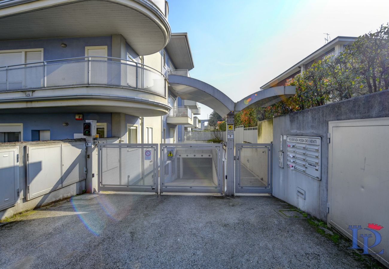 Appartamento a Desenzano del Garda - Desenzanoloft Rosa dei Venti CIN  IT017067C2EKZGQQ95