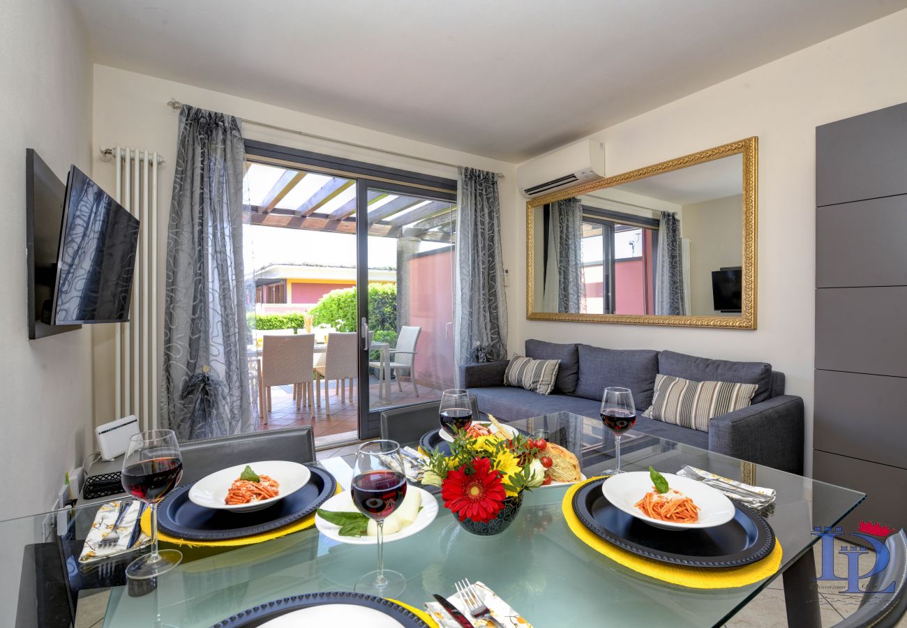 Appartamento a Desenzano del Garda - DesenzanoLoft : Co2  apartment in Residence 5 pools  017067-CNI-00918