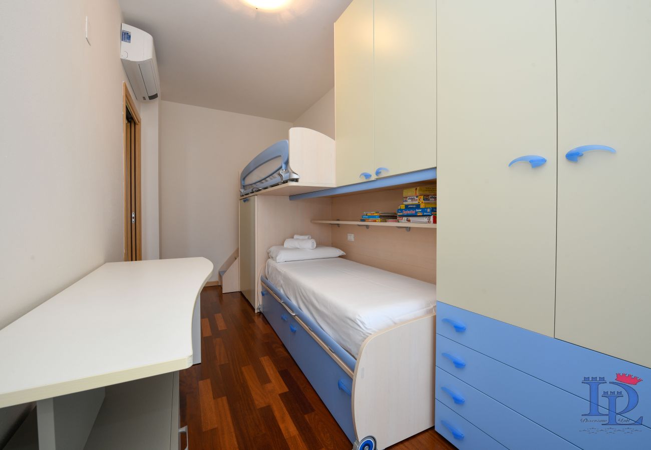 Appartamento a Desenzano del Garda - DesenzanoLoft : Co2  apartment in Residence 5 pools  017067-CNI-00918