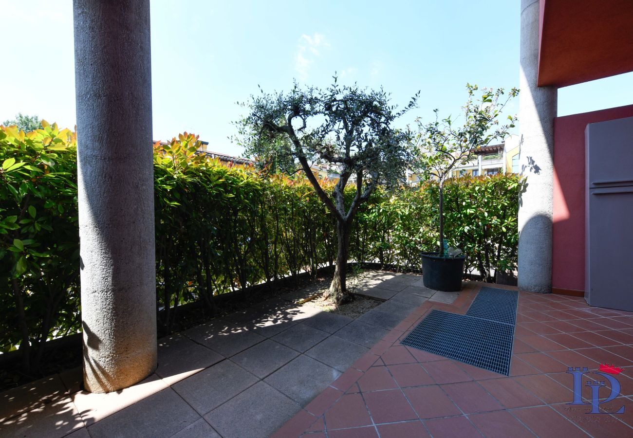 Appartamento a Desenzano del Garda - DesenzanoLoft : Co2  apartment in Residence 5 pools  017067-CNI-00918