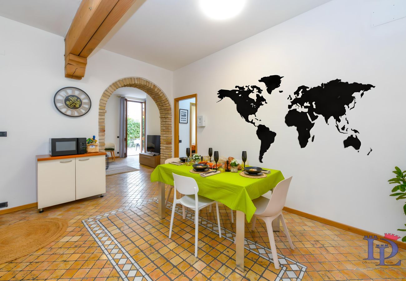 Ferienwohnung in Desenzano del Garda - Desenzanoloft: LET IT BE A DREAM VISTA LAGO CIN: IT017067B4YRNYBUXS