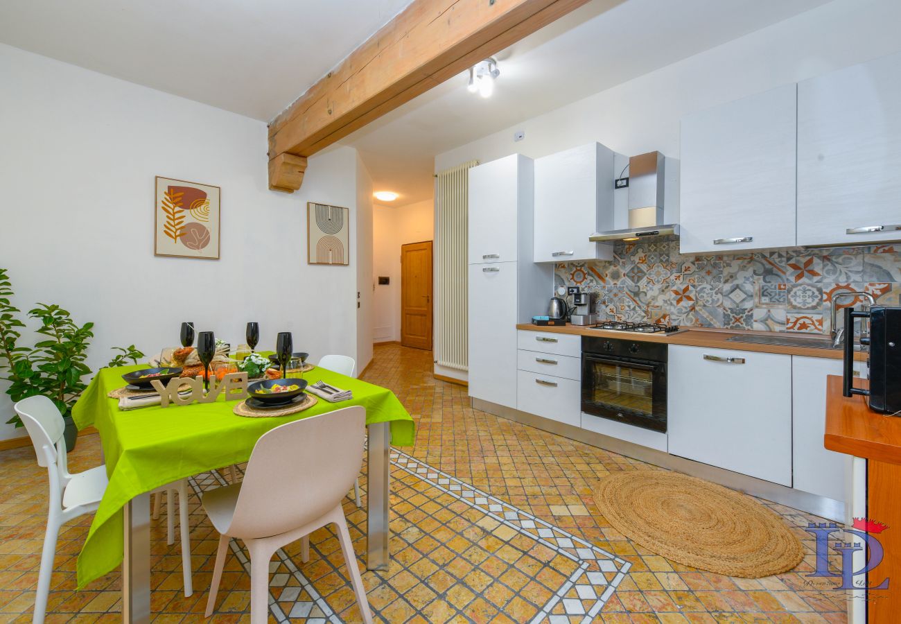 Ferienwohnung in Desenzano del Garda - Desenzanoloft: LET IT BE A DREAM VISTA LAGO CIN: IT017067B4YRNYBUXS