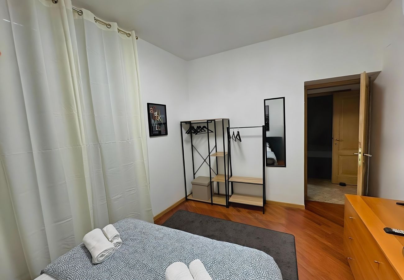 Ferienwohnung in Desenzano del Garda - Desenzanoloft: LET IT BE A DREAM VISTA LAGO CIN: IT017067B4YRNYBUXS