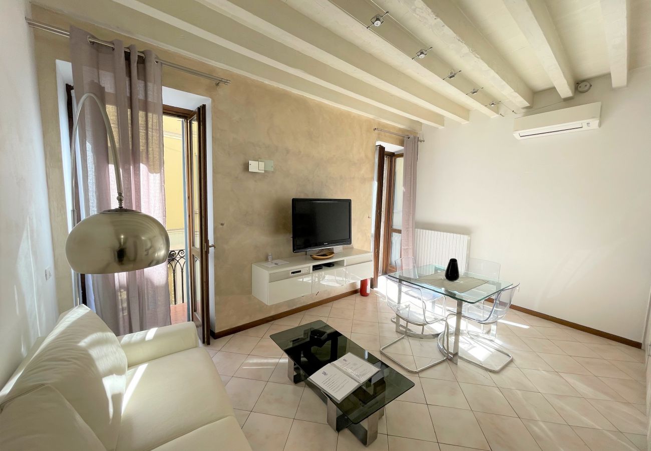 Desenzanoloft , Wohnung, Ferienhaus, Desenzano, Gardasee, Ferienwohnungen, Sirmione, kurze Mieten