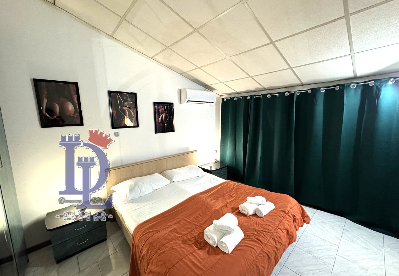 Ferienwohnung in Desenzano del Garda -  Desenzanoloft: BARDOLINO 3 * CIN IT017067C2ZE97OT5T