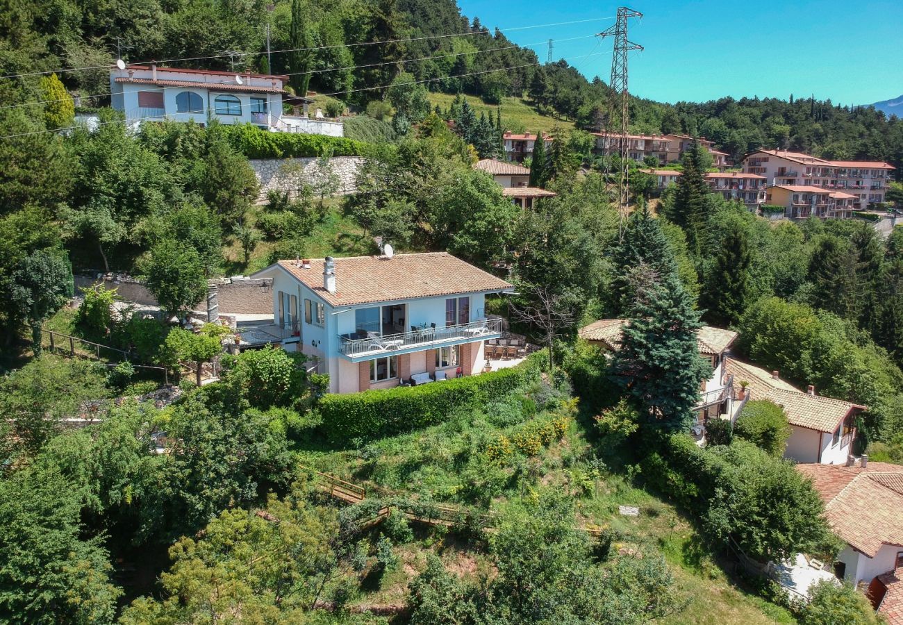 Chalet in Tignale - Da Guido mit traumhaften Seeblick