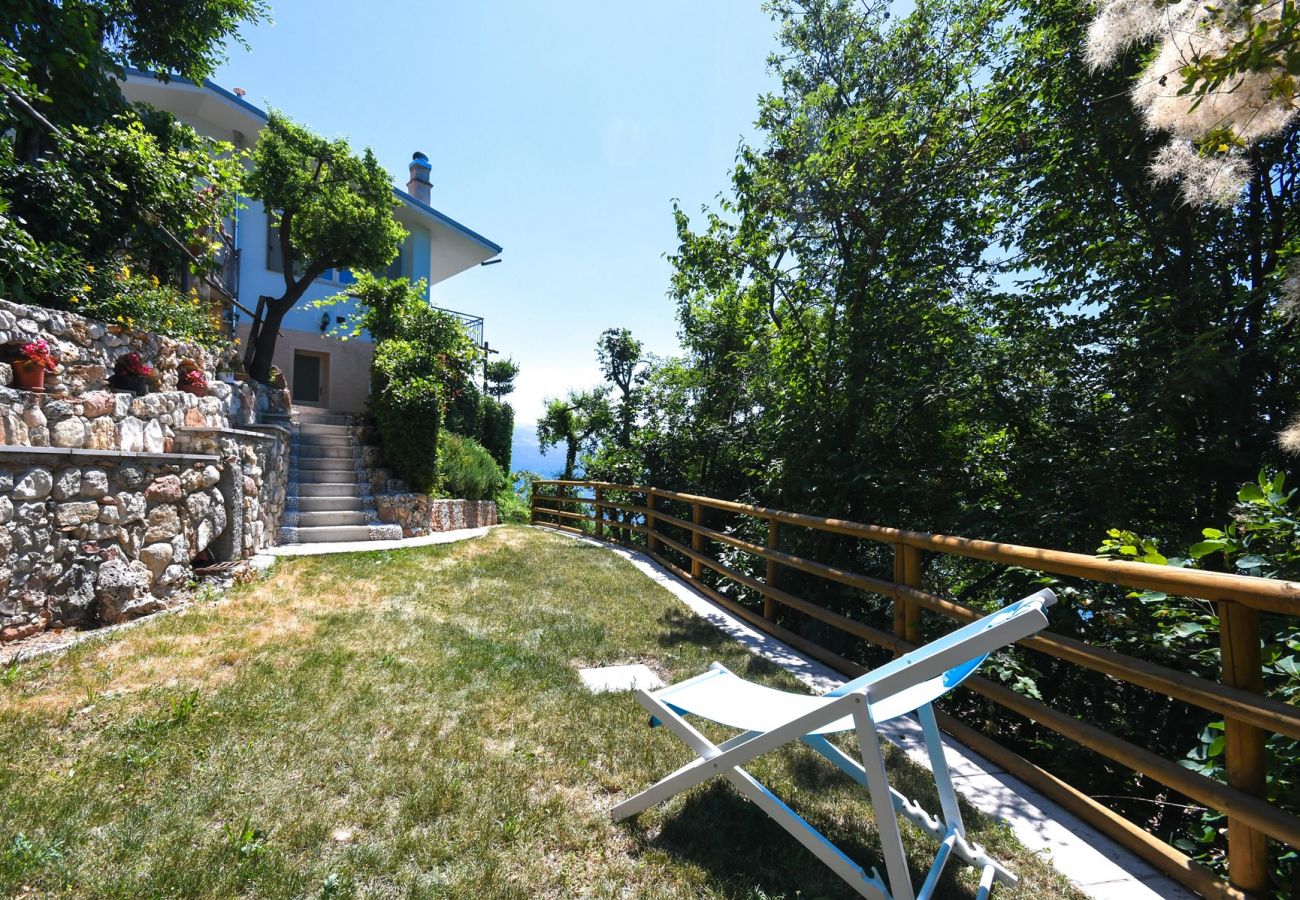 Chalet in Tignale - Da Guido mit traumhaften Seeblick