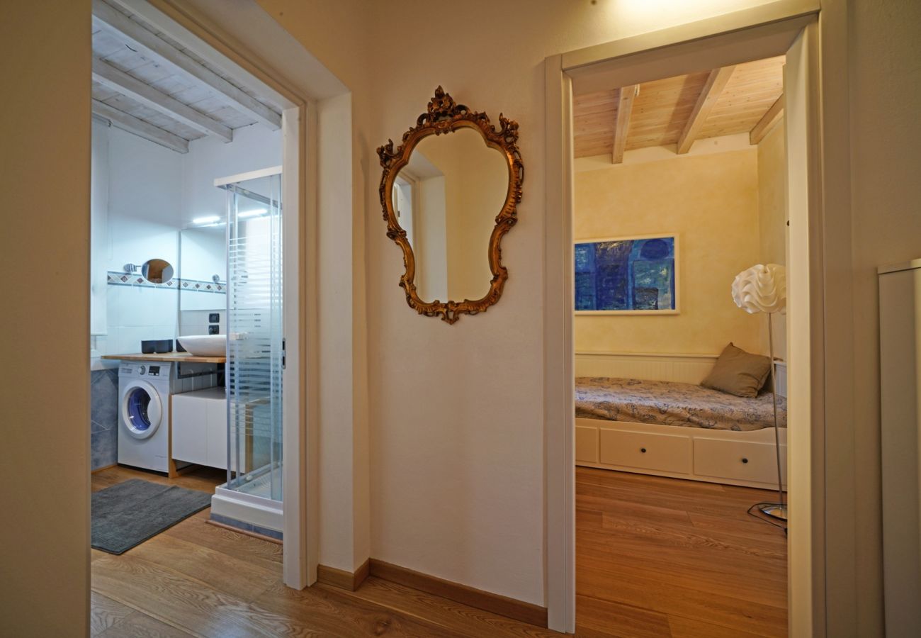 Ferienwohnung in Salò - L'Orologio mit Balkon mit Seeblick im Altstadt von Salò