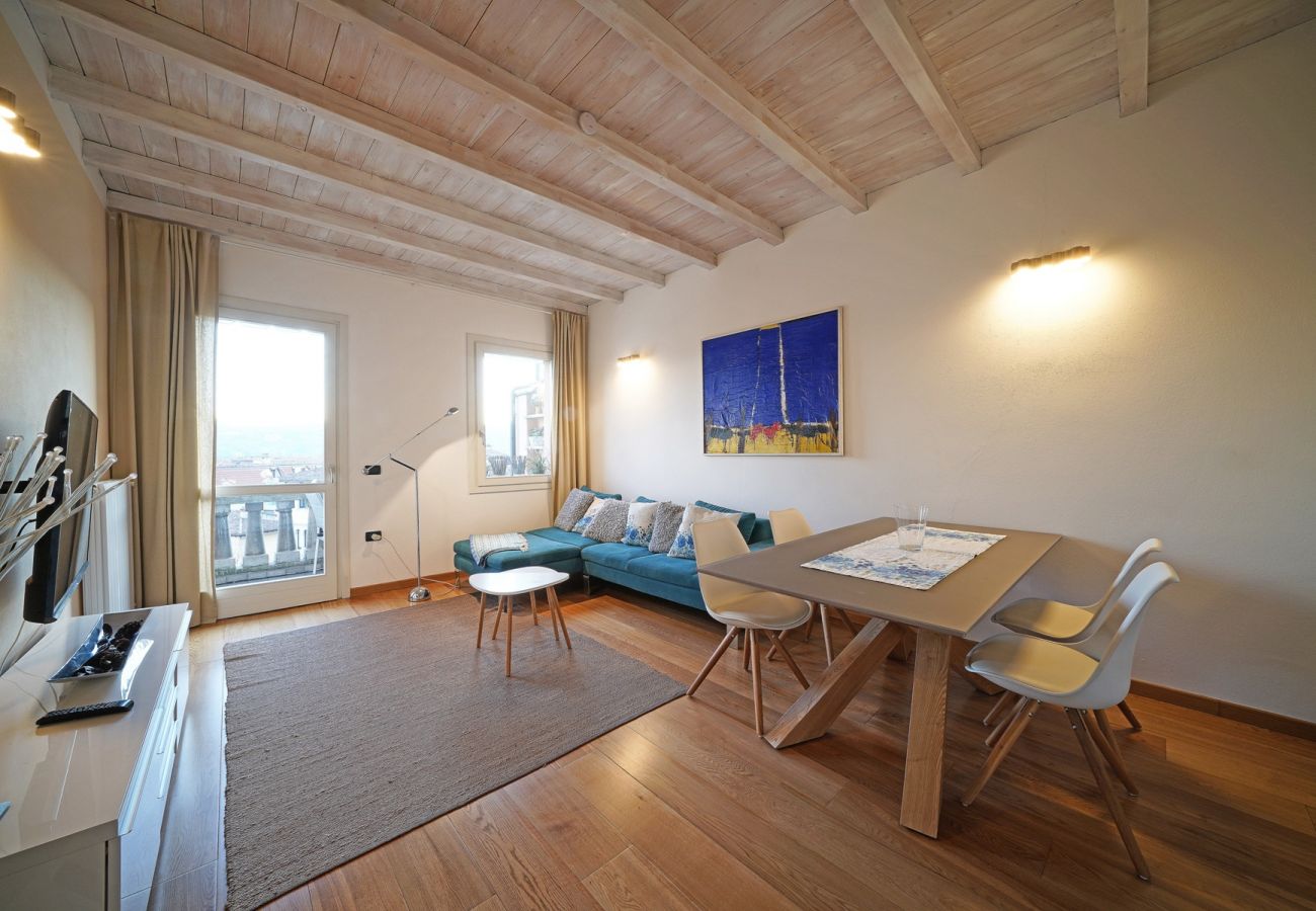 Ferienwohnung in Salò - L'Orologio mit Balkon mit Seeblick im Altstadt von Salò