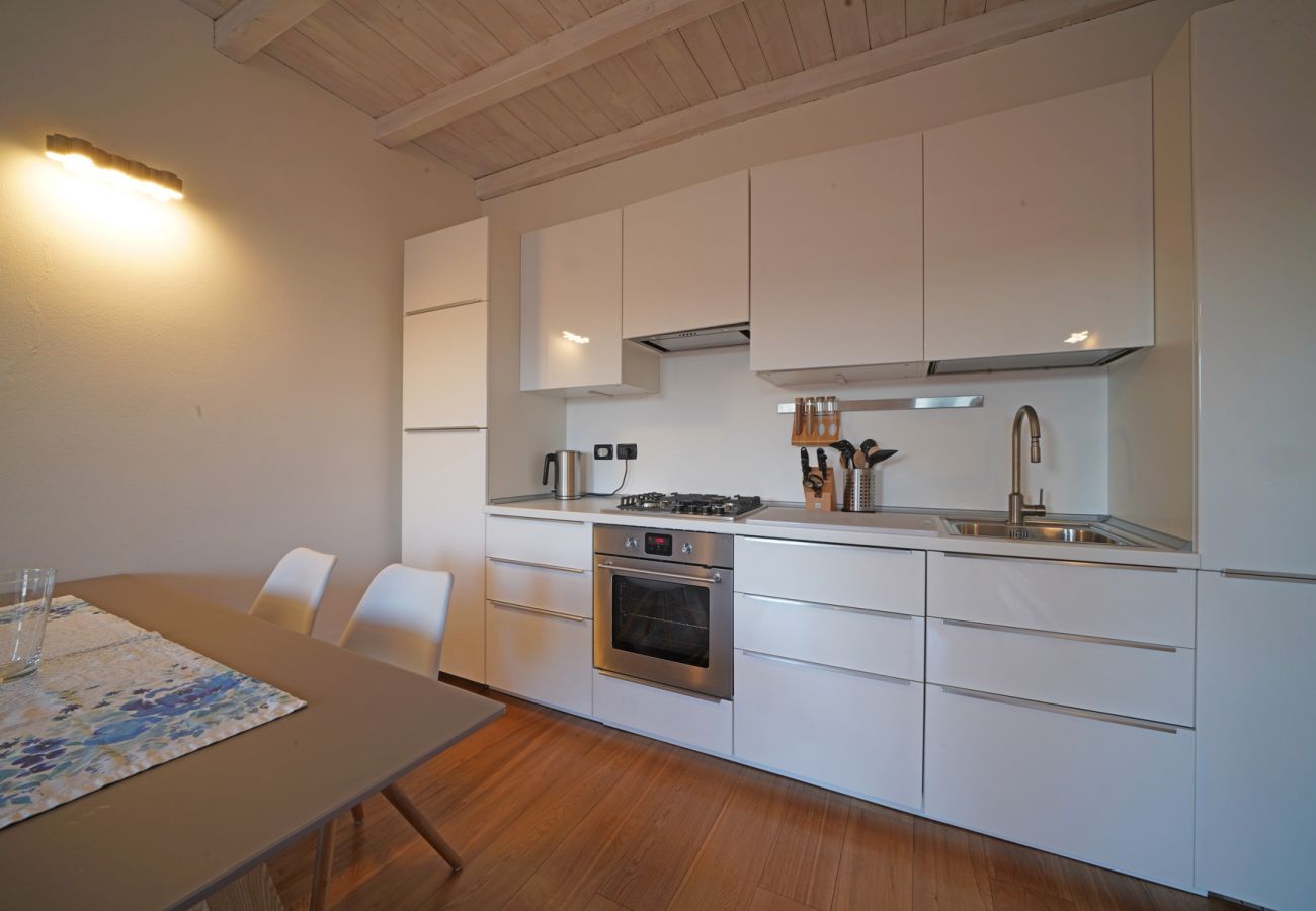 Ferienwohnung in Salò - L'Orologio mit Balkon mit Seeblick im Altstadt von Salò