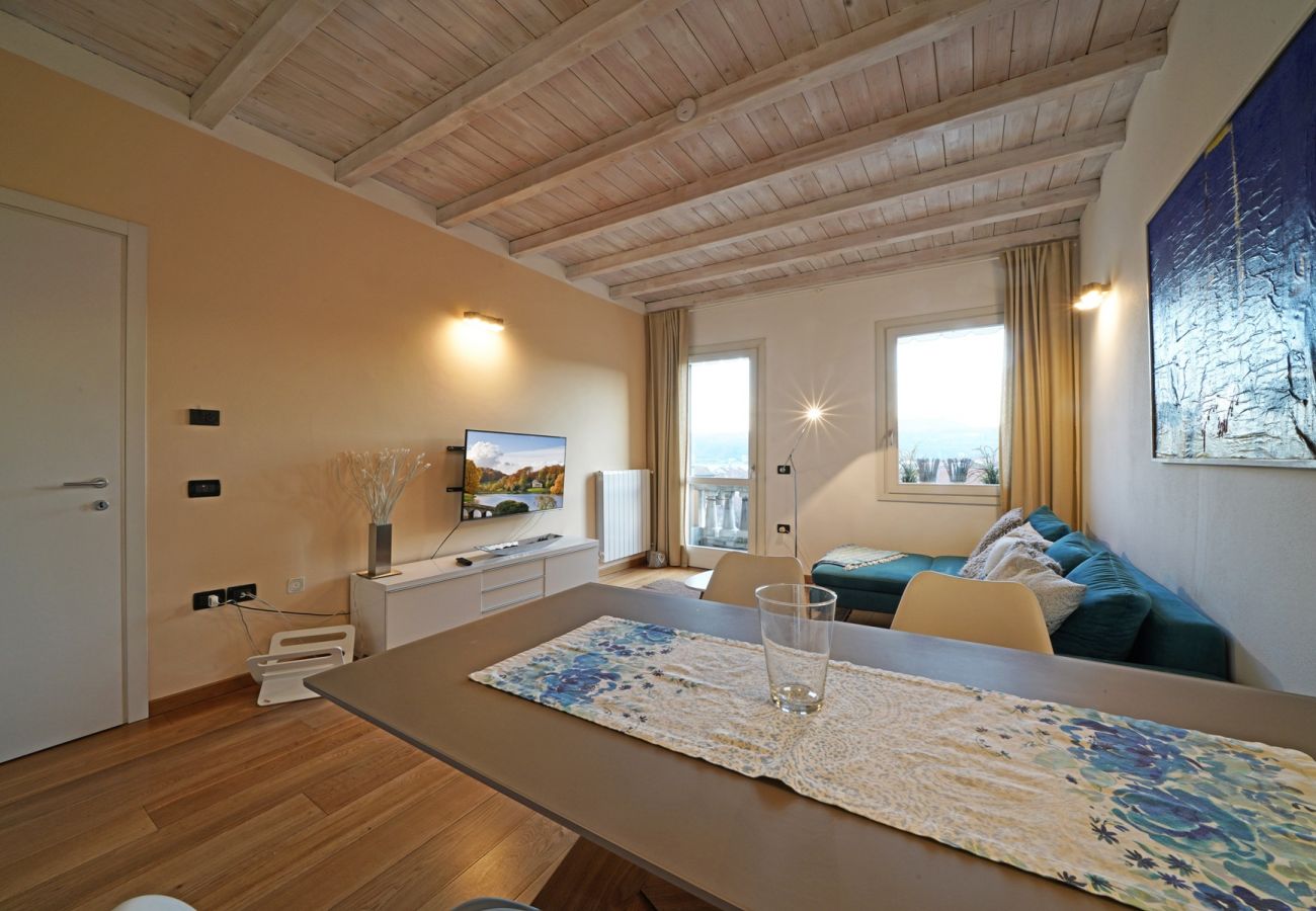 Ferienwohnung in Salò - L'Orologio mit Balkon mit Seeblick im Altstadt von Salò