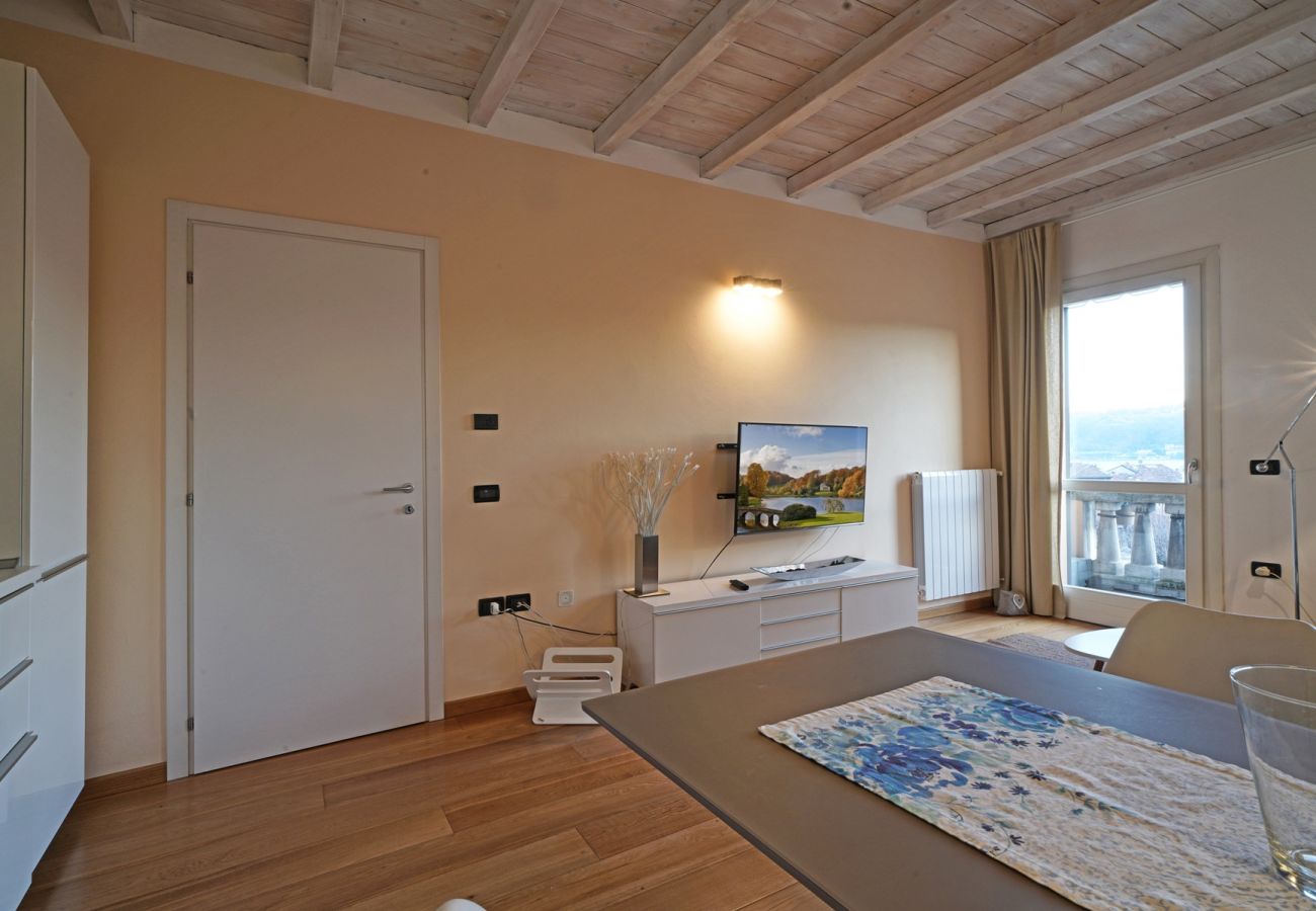 Ferienwohnung in Salò - L'Orologio mit Balkon mit Seeblick im Altstadt von Salò