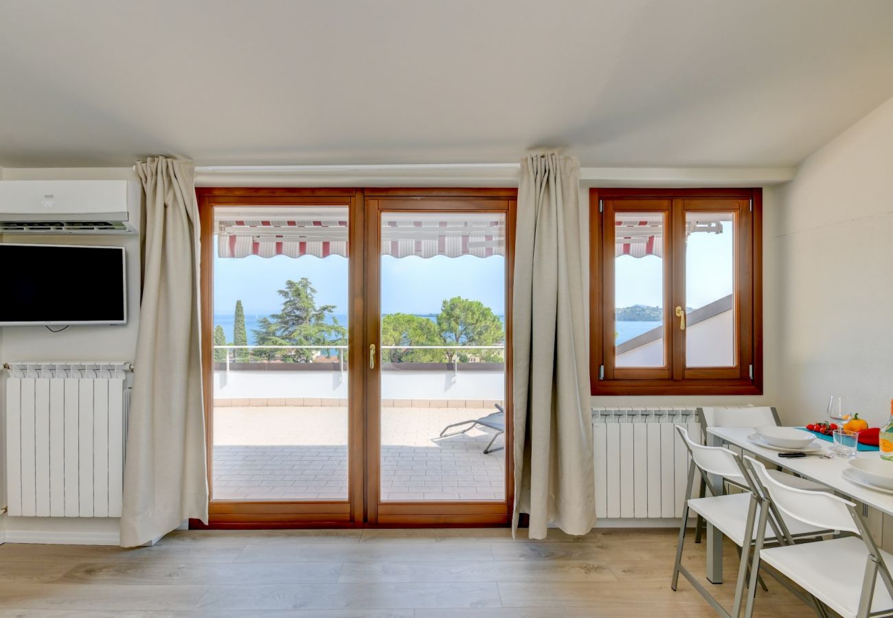 Ferienwohnung in Gardone Riviera - Cupido: mit grossem Balkon mit Seeblick in Gardone Riviera