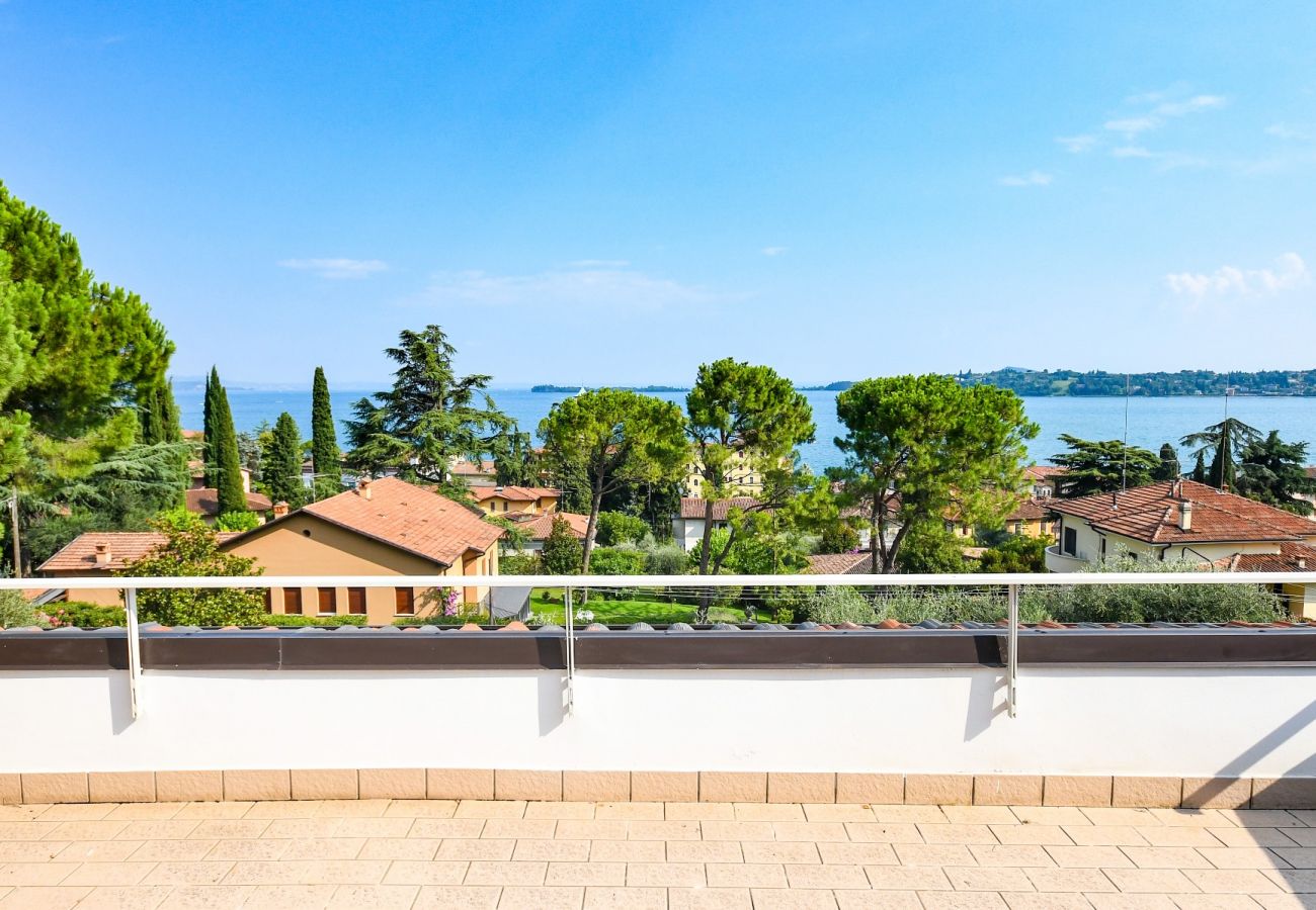 Ferienwohnung in Gardone Riviera - Cupido: mit grossem Balkon mit Seeblick in Gardone Riviera