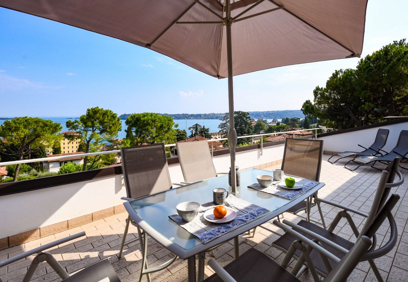 Ferienwohnung in Gardone Riviera - Cupido: mit grossem Balkon mit Seeblick in Gardone Riviera