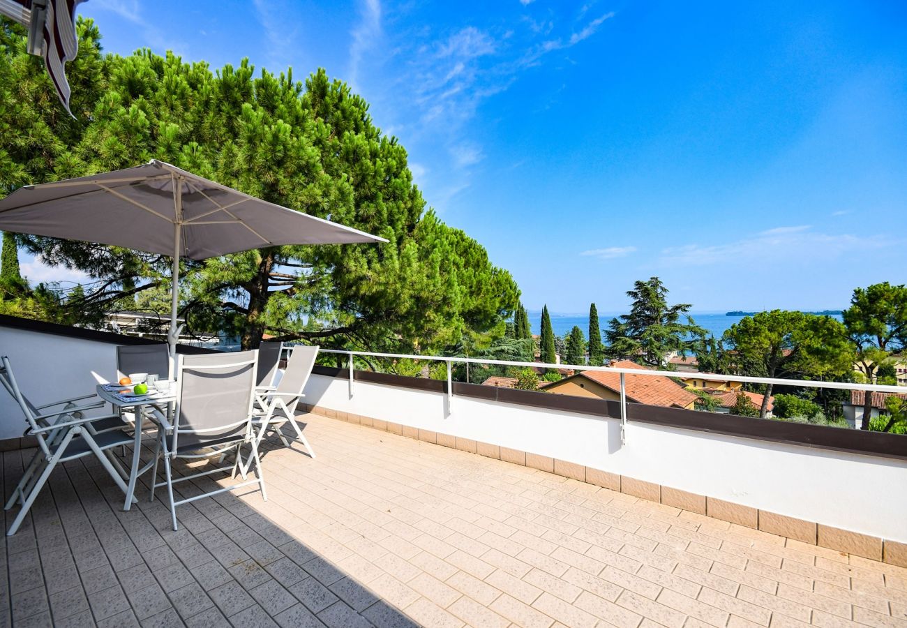 Ferienwohnung in Gardone Riviera - Cupido: mit grossem Balkon mit Seeblick in Gardone Riviera