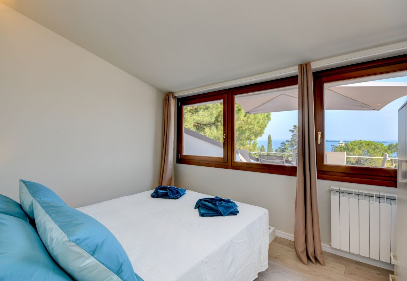 Ferienwohnung in Gardone Riviera - Cupido: mit grossem Balkon mit Seeblick in Gardone Riviera