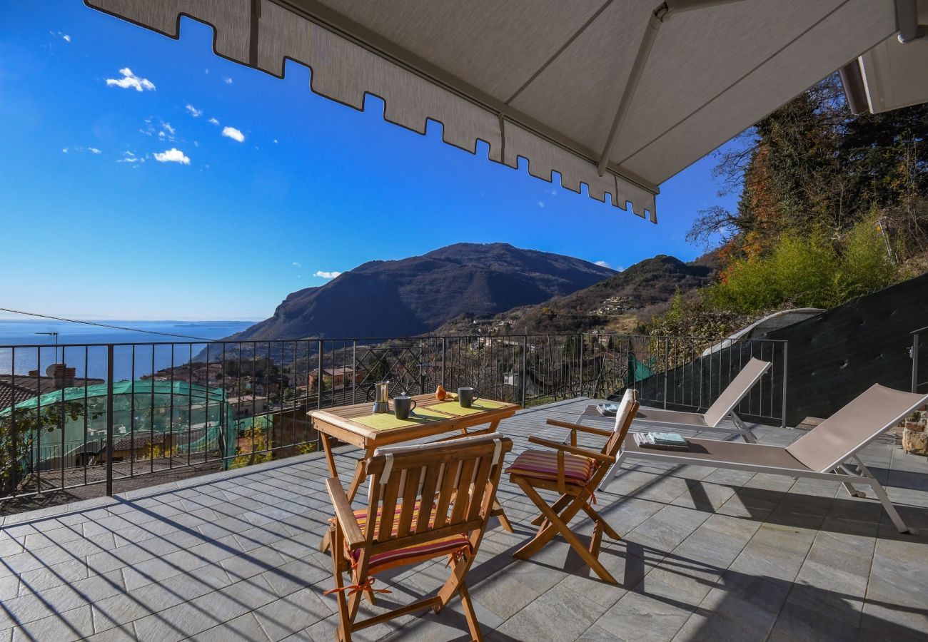 Ferienwohnung in Tignale - Principe, mit grossem Balkon und Seeblick