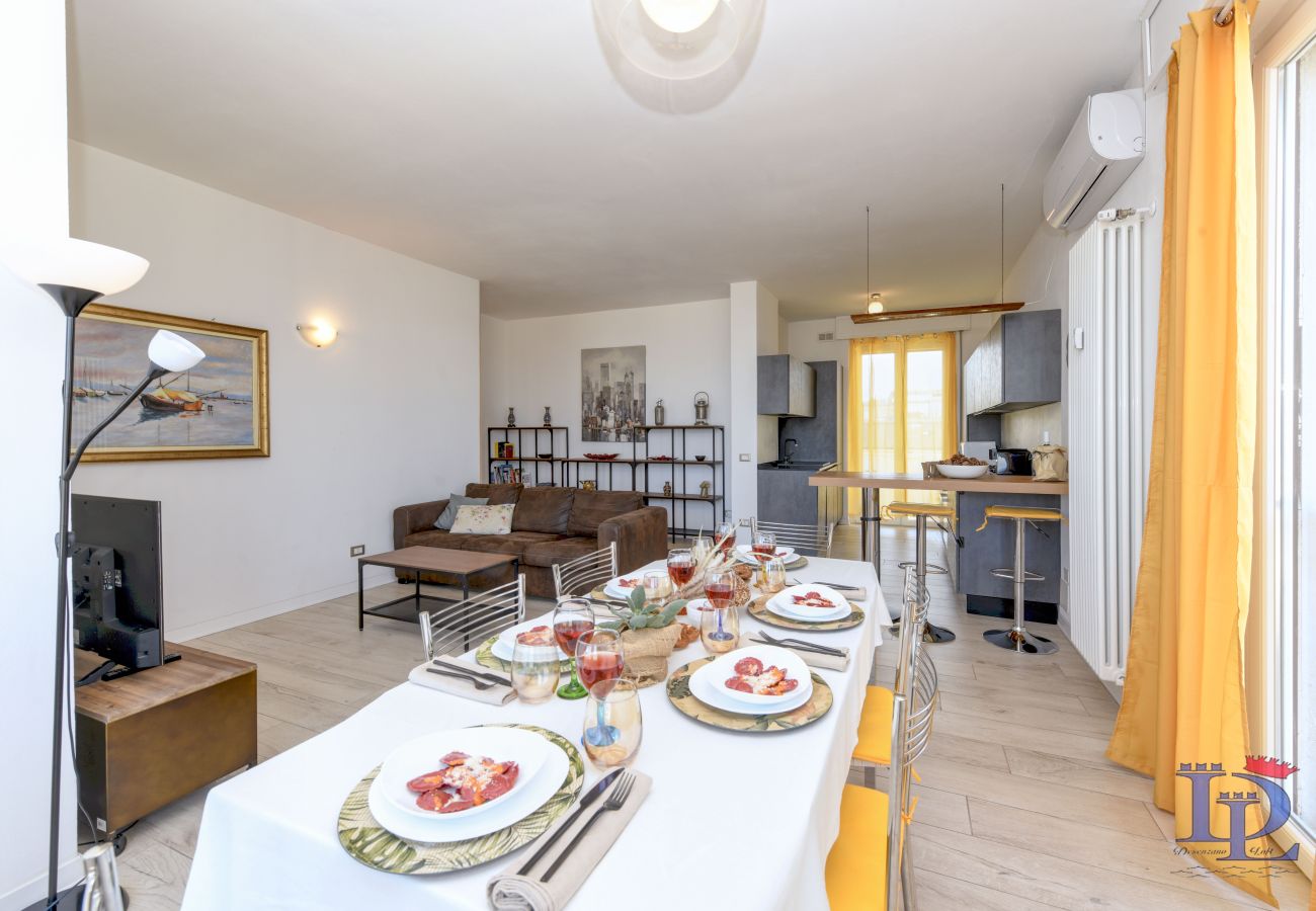 Ferienwohnung in Desenzano del Garda - Desenzanoloft La Finestra sul Lago 