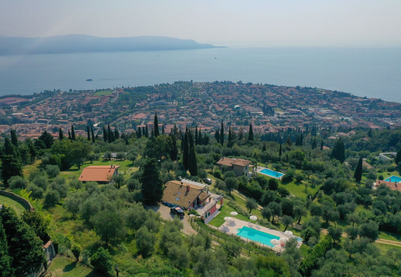 Ferienwohnung in Toscolano-Maderno - Cà Bianca sotto: in der MItte von natur mit Jacuzzi und Seeblick