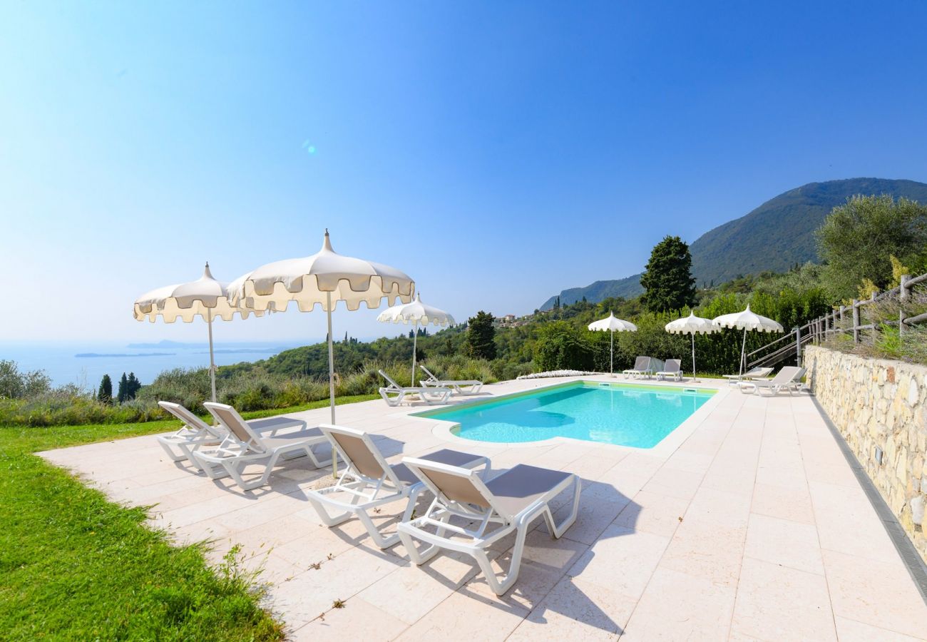 Ferienwohnung in Toscolano-Maderno - Cà Bianca sotto: in der MItte von natur mit Jacuzzi und Seeblick