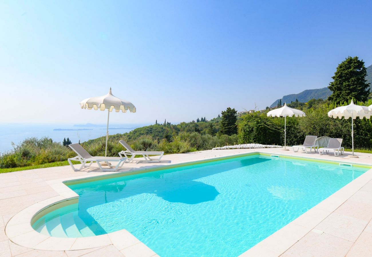 Ferienwohnung in Toscolano-Maderno - Cà Bianca sotto: in der MItte von natur mit Jacuzzi und Seeblick