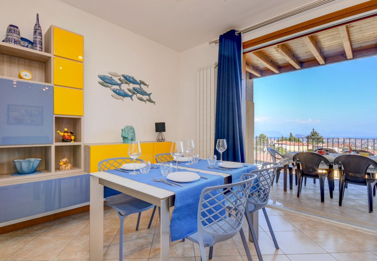 Ferienwohnung in Polpenazze del Garda - Pegaso: mit Balkon mit Seeblick, Pool und Garage