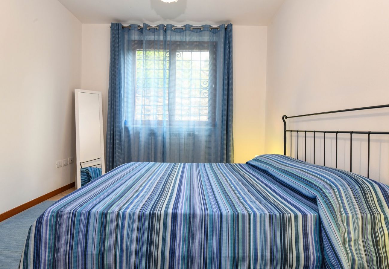 Ferienwohnung in Polpenazze del Garda - Pegaso: mit Balkon mit Seeblick, Pool und Garage