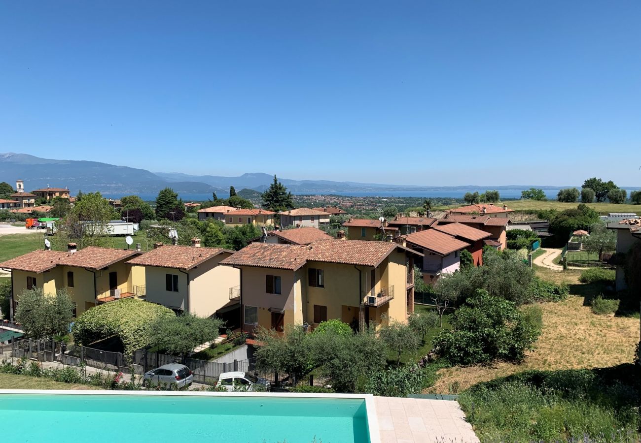 Ferienwohnung in Polpenazze del Garda - Pegaso: mit Balkon mit Seeblick, Pool und Garage