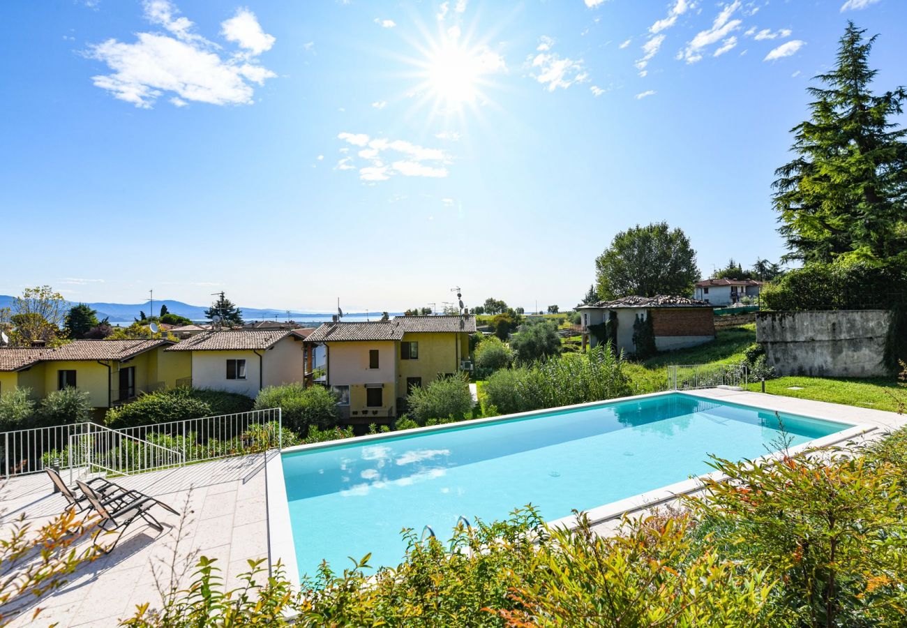 Ferienwohnung in Polpenazze del Garda - Pegaso: mit Balkon mit Seeblick, Pool und Garage