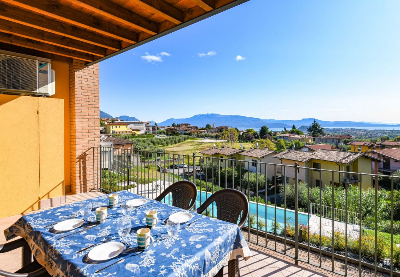 Ferienwohnung in Polpenazze del Garda - Pegaso: mit Balkon mit Seeblick, Pool und Garage