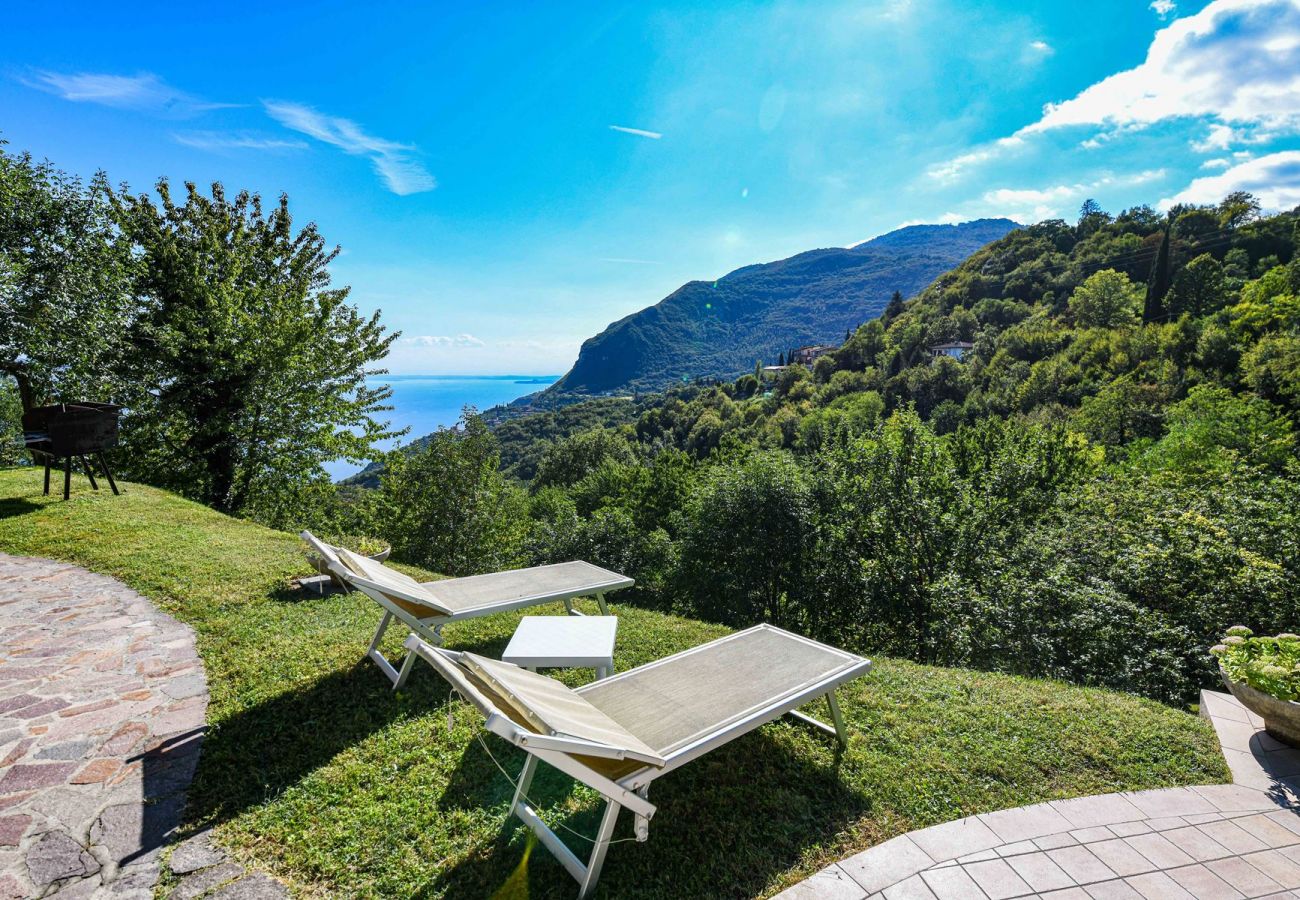 Ferienhaus in Tignale - Malga Mary: inmitte von Natur mit Pool nur für Sie und die Besitzer.