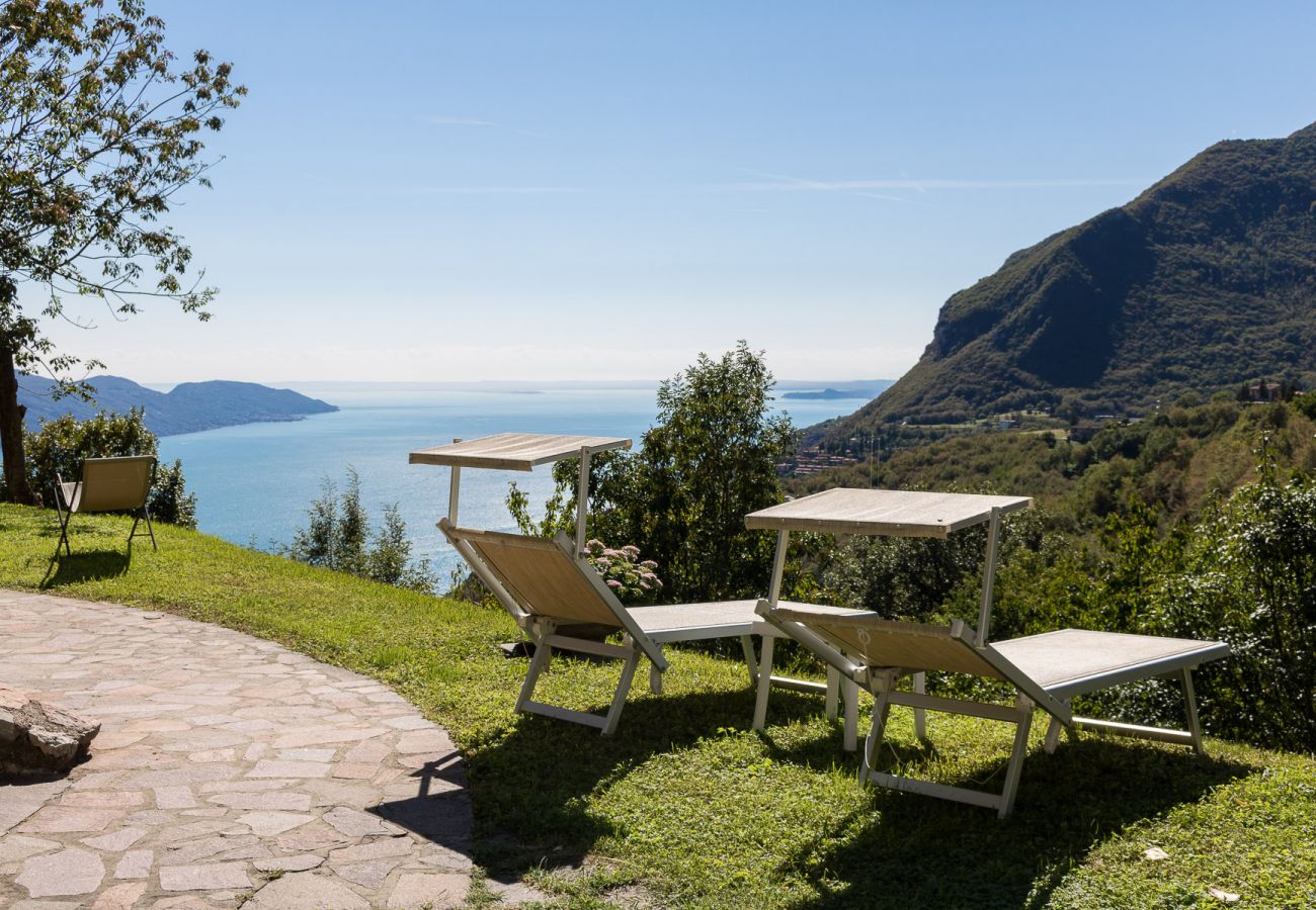 Ferienhaus in Tignale - Malga Mary: inmitte von Natur mit Pool nur für Sie und die Besitzer.