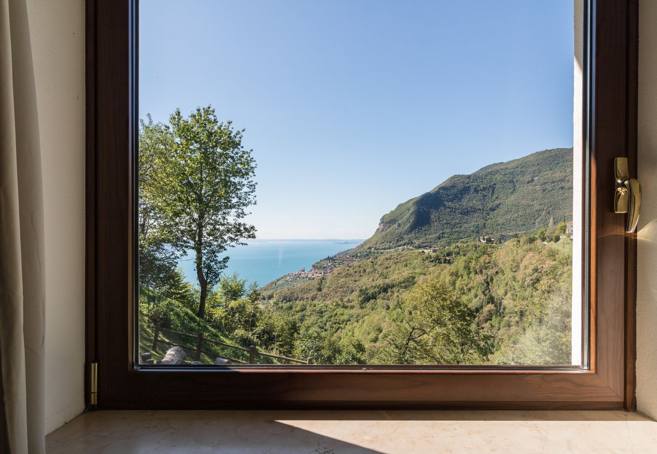 Ferienhaus in Tignale - Malga Mary: inmitte von Natur mit Pool nur für Sie und die Besitzer.